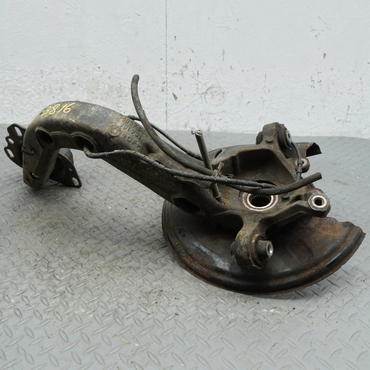 99-06 BMW 320 323 325 328 33 E46 Rear Right Passenger Knuckle Spindle OEM