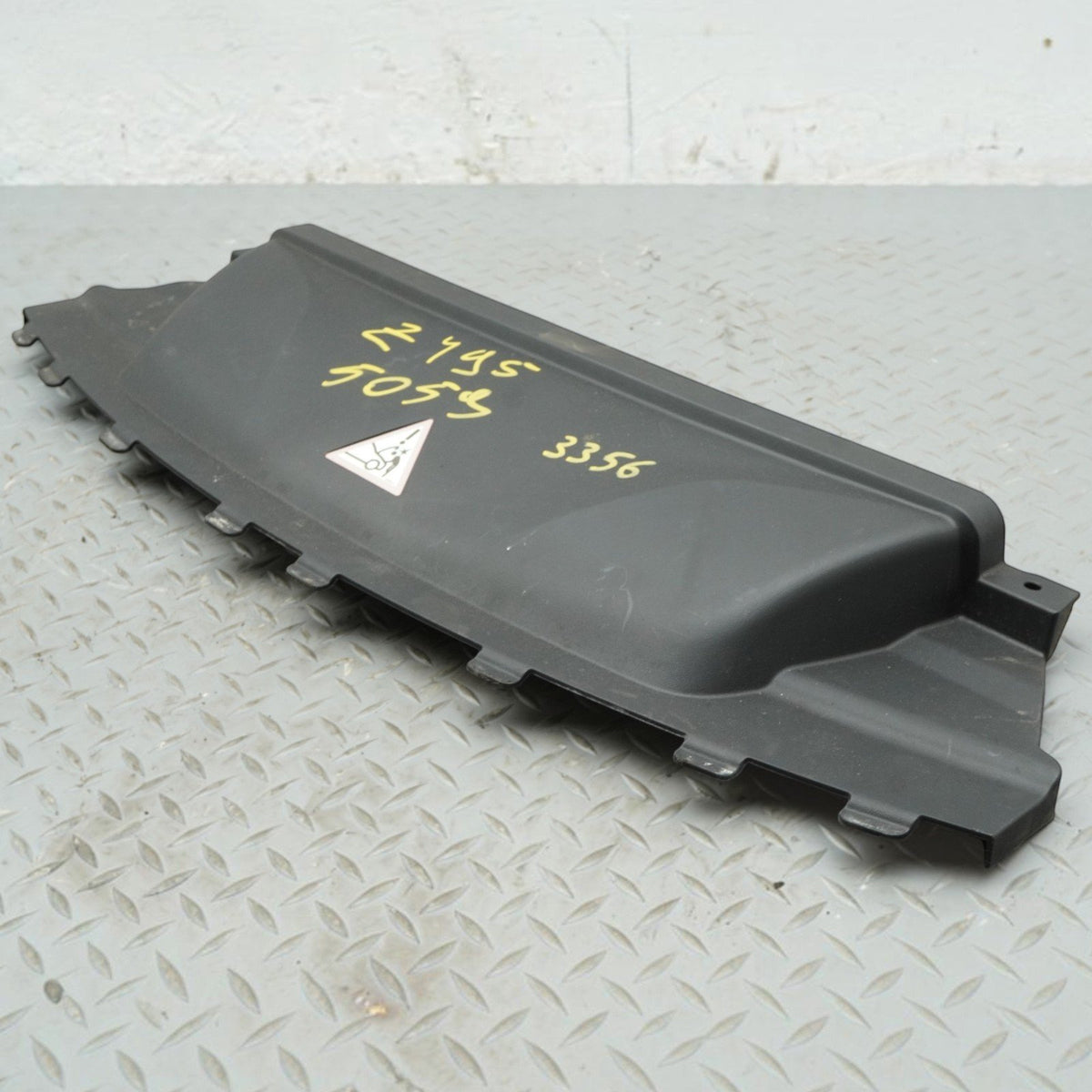 14-18 BMW X5 X6 F15 F16 4.4L Intake Suction Air Cleaner Duct Trim 70560589 OEM