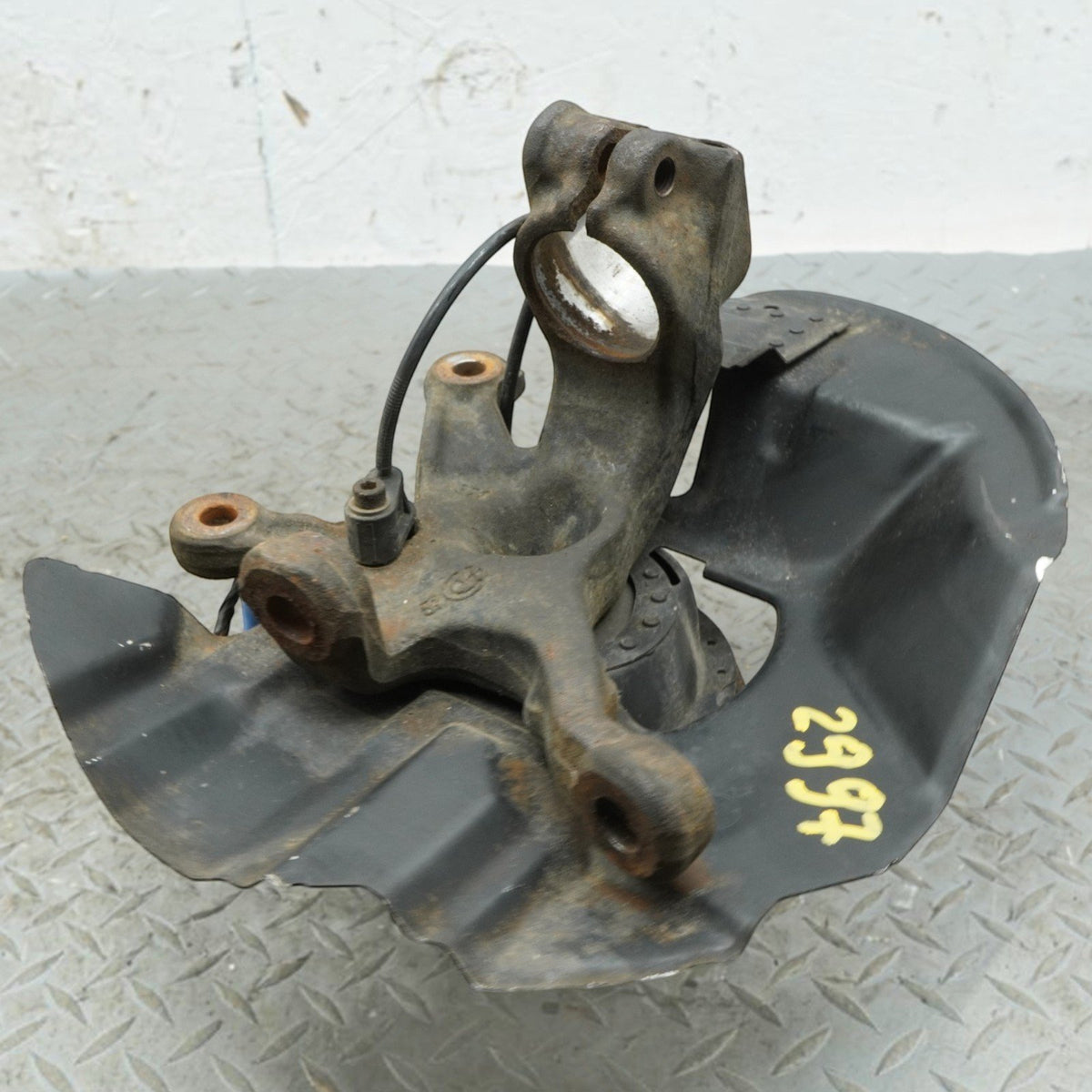 99-06 BMW 320 323 325 328 330 E46 Front Left Spindle Knuckle Hub 31211096429 OEM