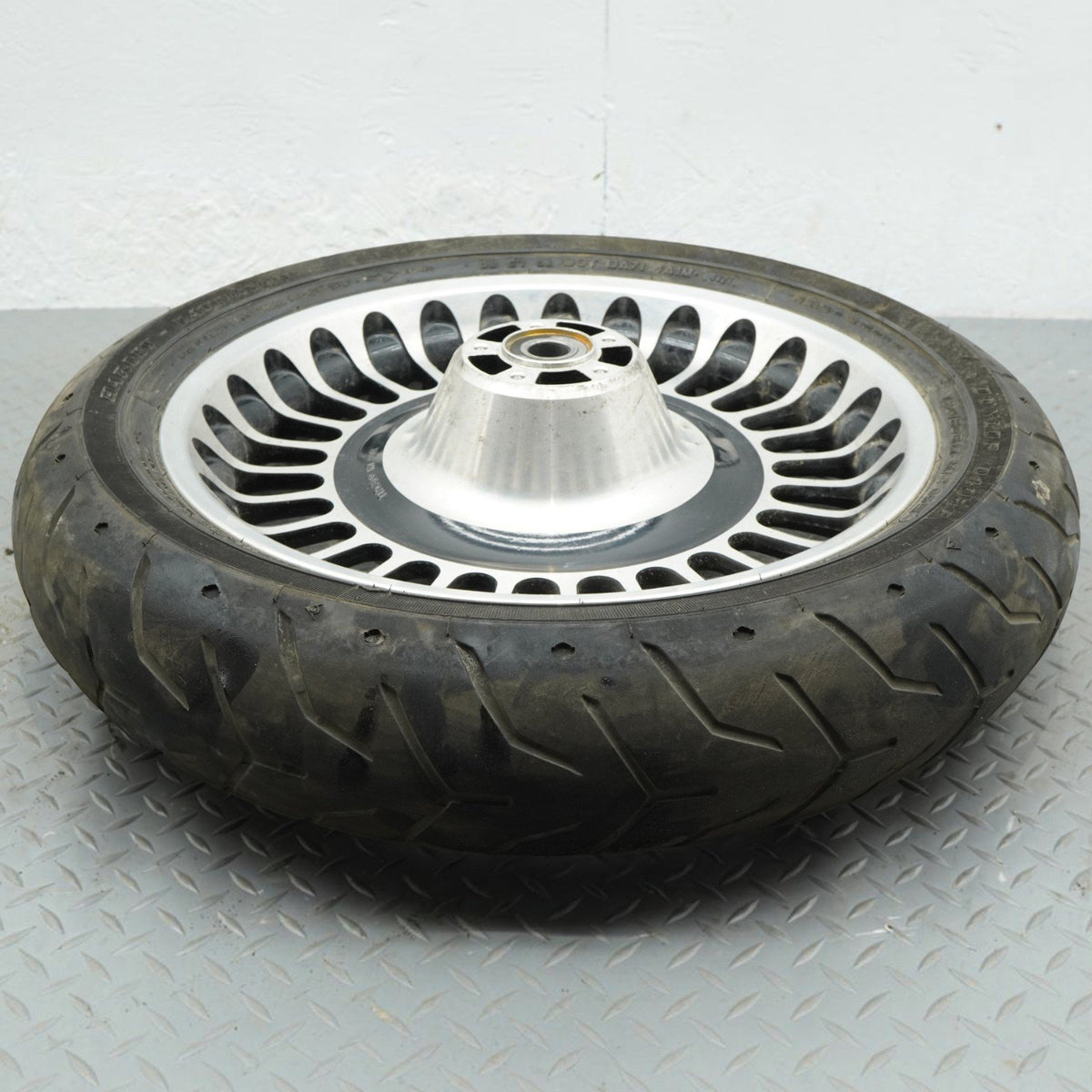 2006-2012 Harley-Davidson FLHTC Electra Size 17 Front Wheel Rim W/ Tire 43300161
