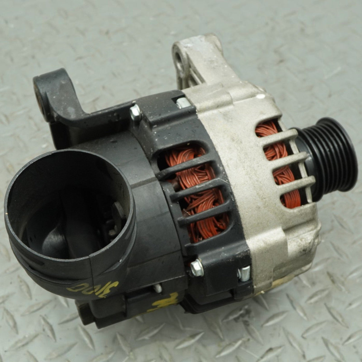 01-06 BMW 325 330 E46 Alternator Generator Pulley Engine W Duct 12317501597 OEM