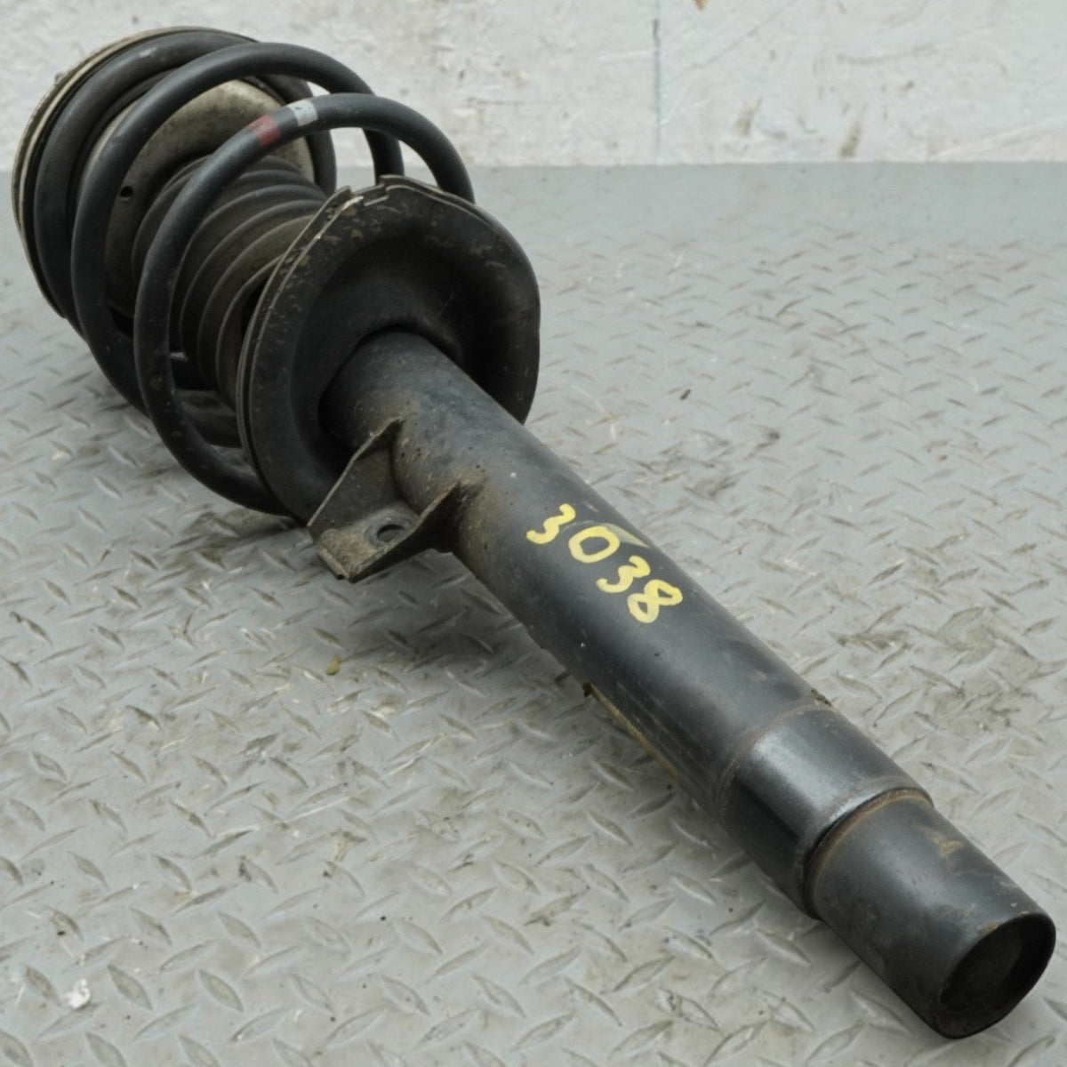 2000-2006 BMW 325Ci 3-series Coupe Right Front Strut 31226757024