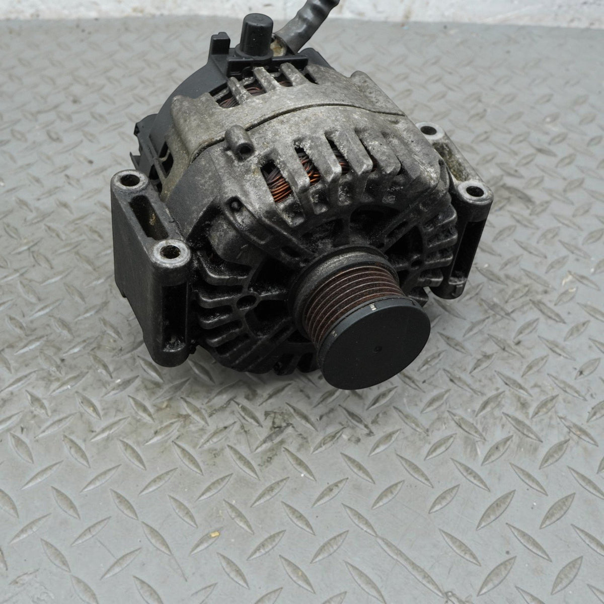 2014 Mercedes E350 C207 Alternator Generator 180AMP Valeo Unit A0009063622 OEM