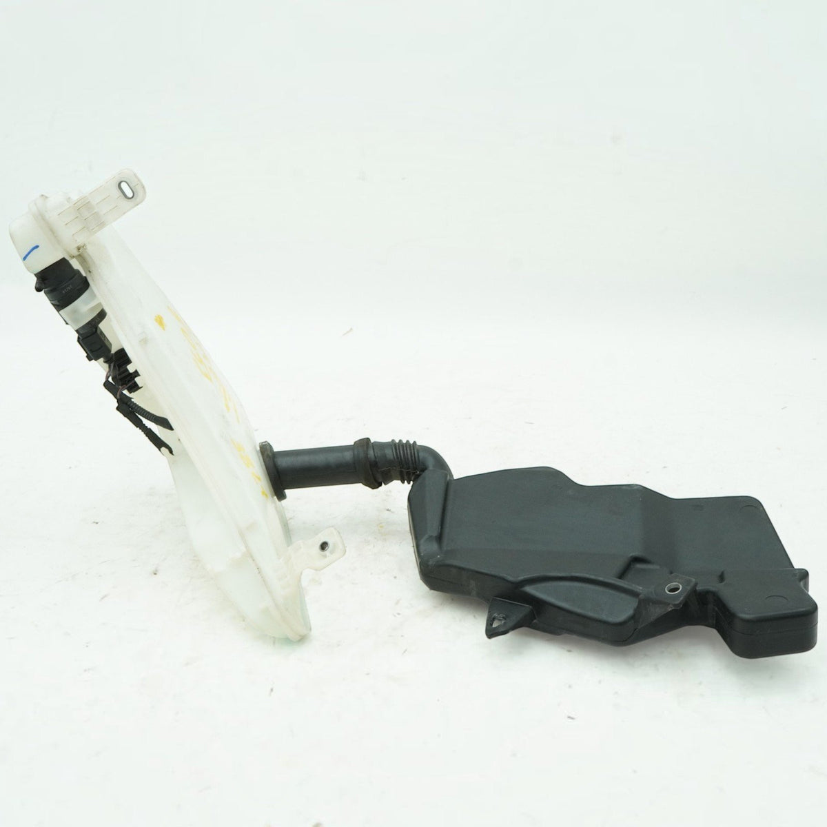12-18 Audi RS7 S7 A7 A6 S6 4G C7 Washer Fluid Reservoir Tank w Pump 4G8955451