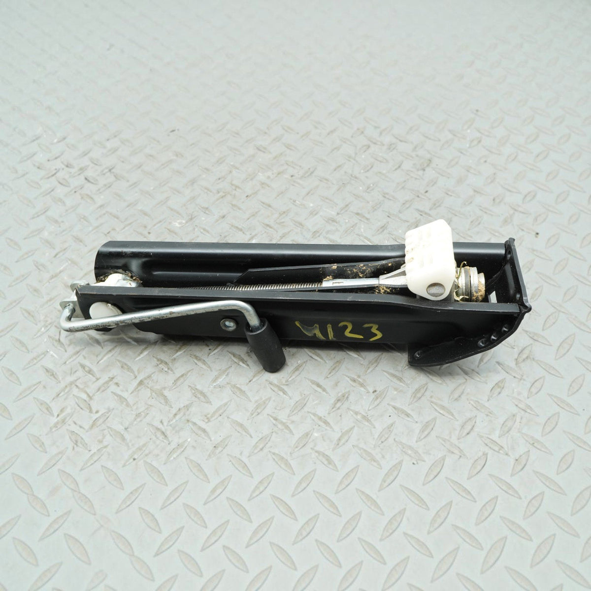 03-09 Mercedes E63 E550 E320 E350 W211 Jack Lifting Emergency A2115830215 OEM