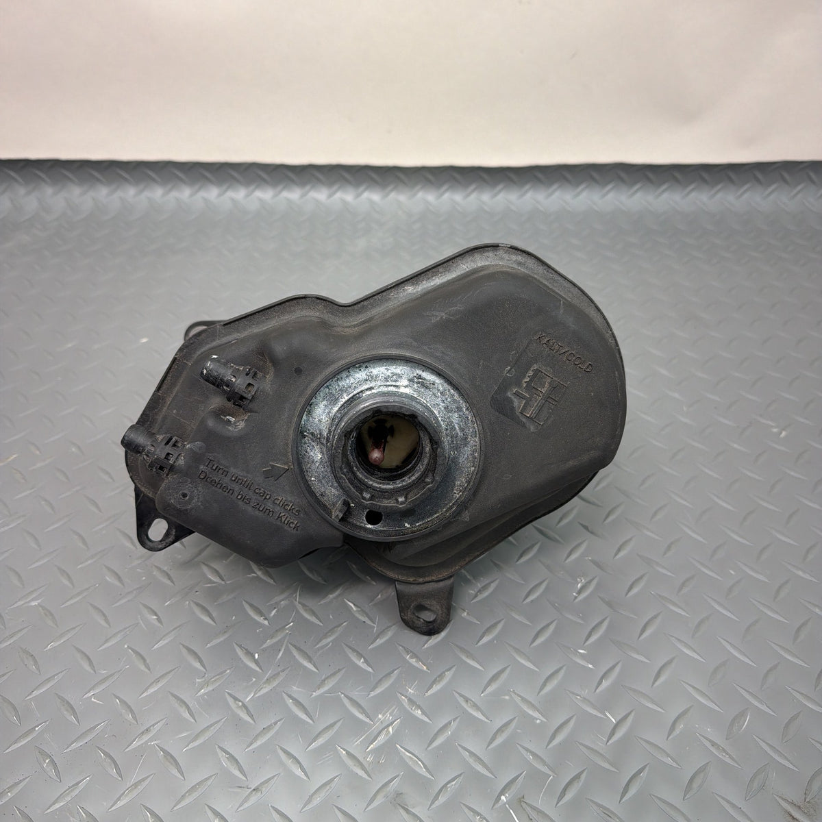 06-10 BMW M6 M5 E64 E63 E60 Coolant Expansion Tank Reservoir 17112283345 OEM
