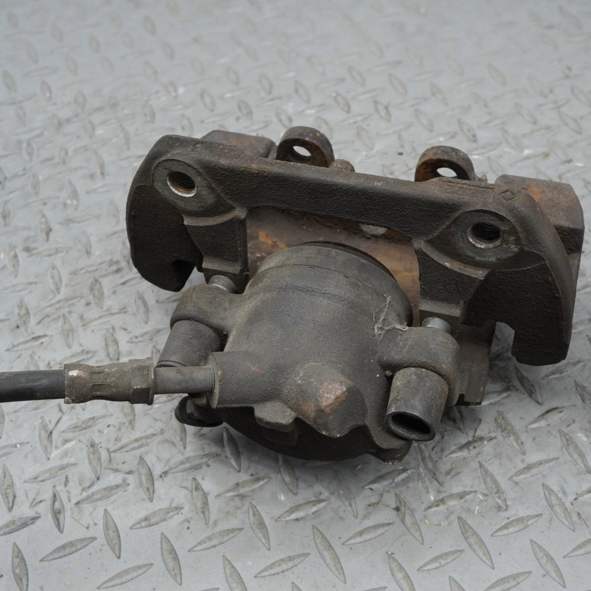 01-05 BMW 330i E46 Sedan Front Left Right Side Brake Caliper 34116765881 OEM
