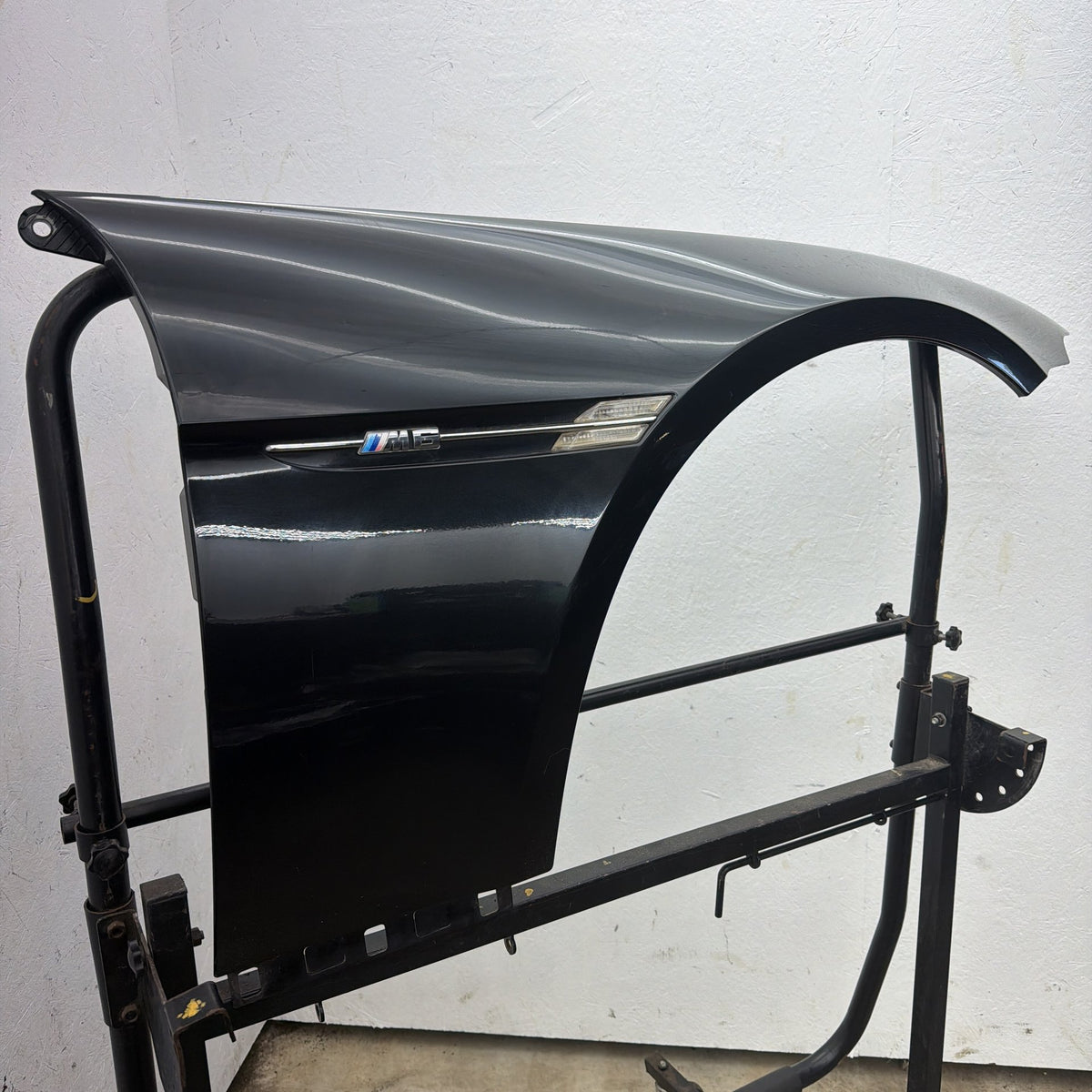04-10 BMW M6 645Ci 650i E64 E63 Front RH Fender Panel 41357133796 Black 475 OEM