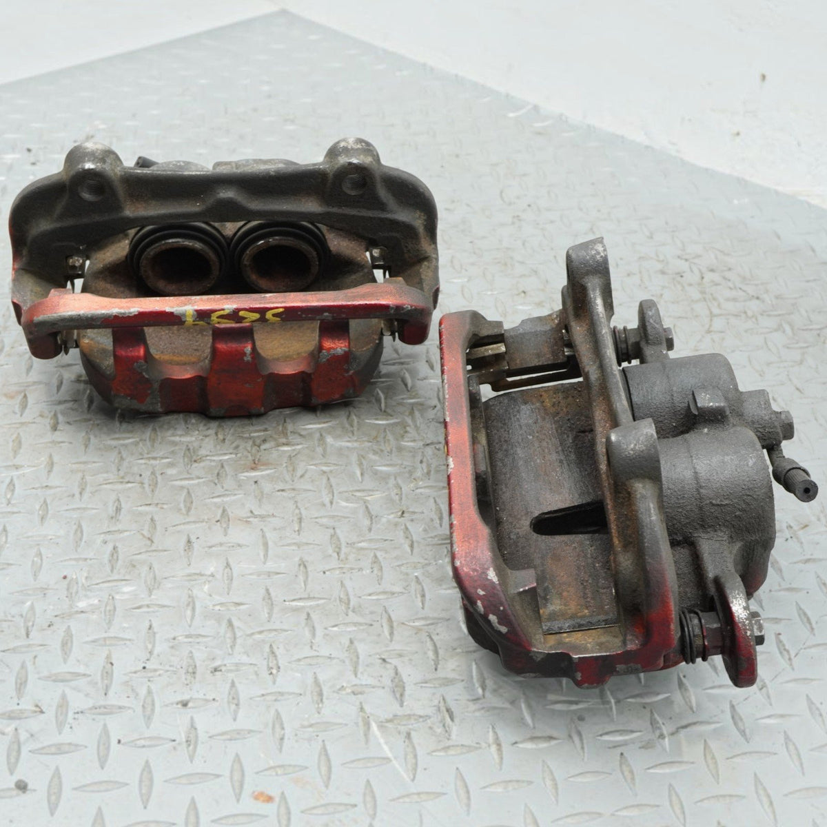 14-17 Range Rover Sport L494 3.0L Caliper Brake Stop Front Right & Left OEM