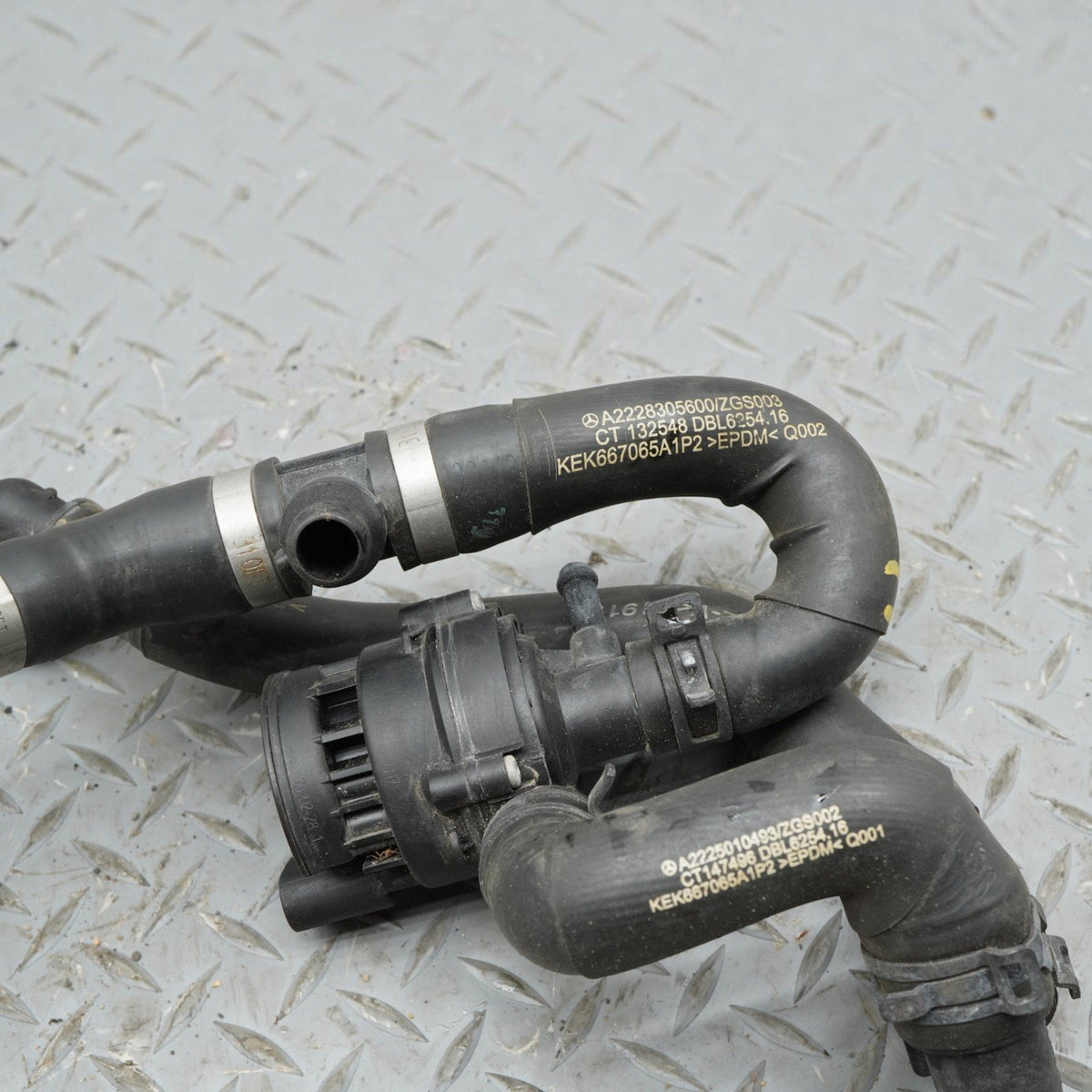 2015 Mercedes-Benz S550 Sedan Radiator Coolant Hose A2225010493