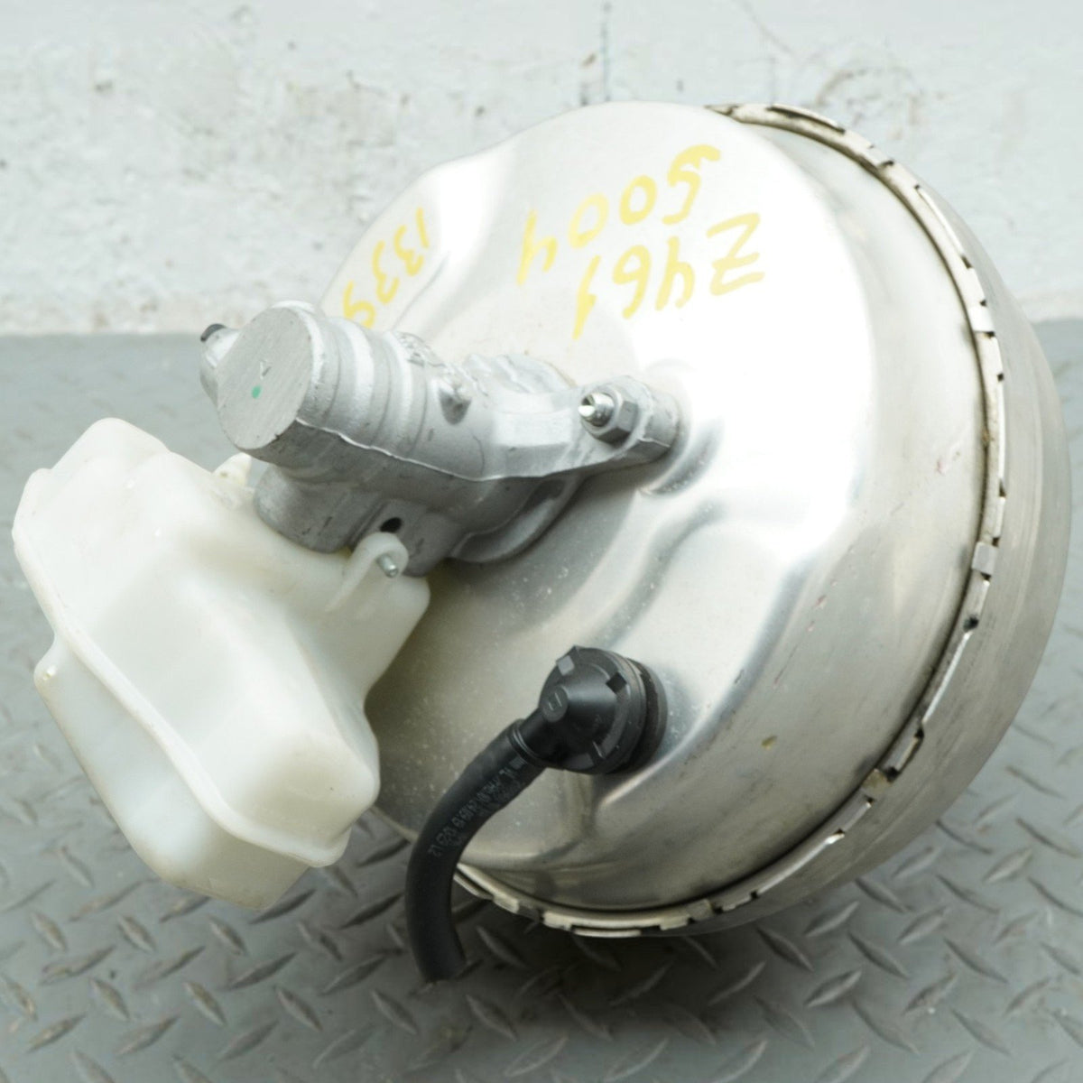 17-20 BMW 530i 540i G30 Power Brake Booster Master Cylinder Tank 6881093 OEM
