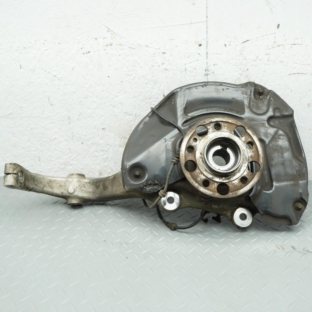 14-20 Mercedes S550 S400 W222 4matic Front RH Spindle Knuckle A2224211020 OEM
