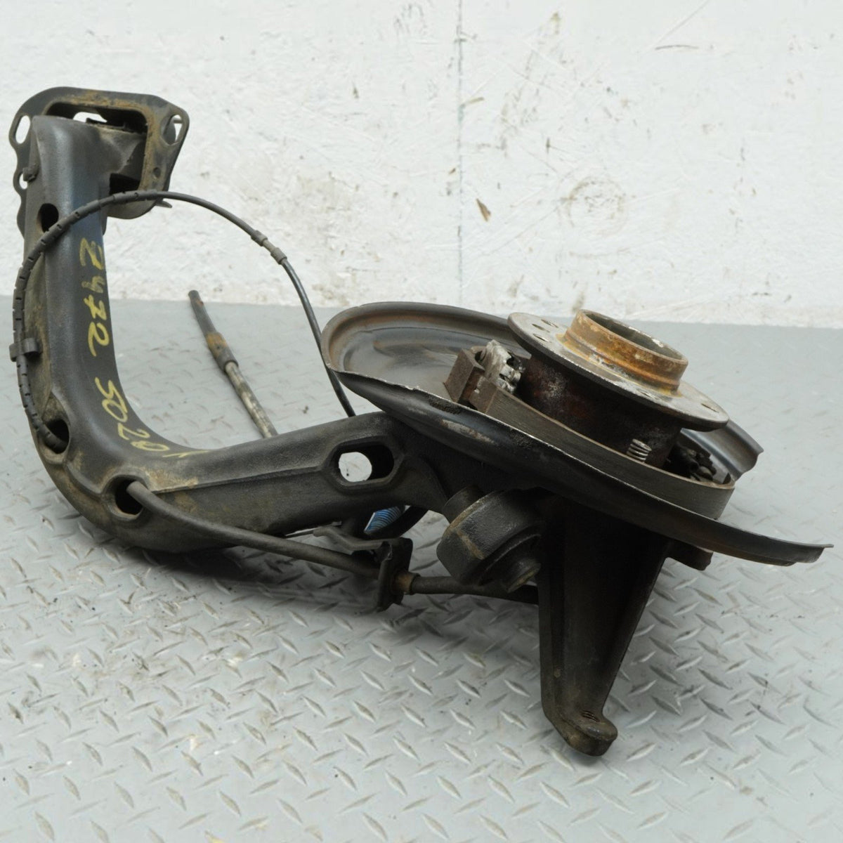 99-06 BMW 320 323 325 328 330 E46 Rear Left Driver Side Knuckle Spindle OEM