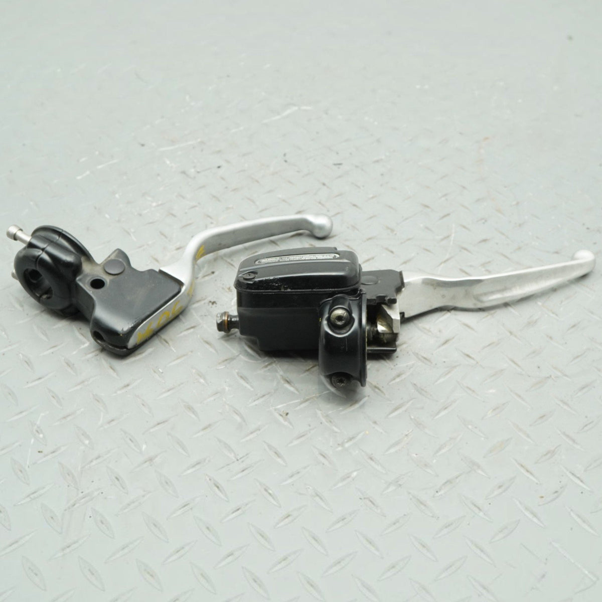 12-13 Harley-Davidson FLHTC Electra Glide Classic Handlebar Clutch Lever Brake
