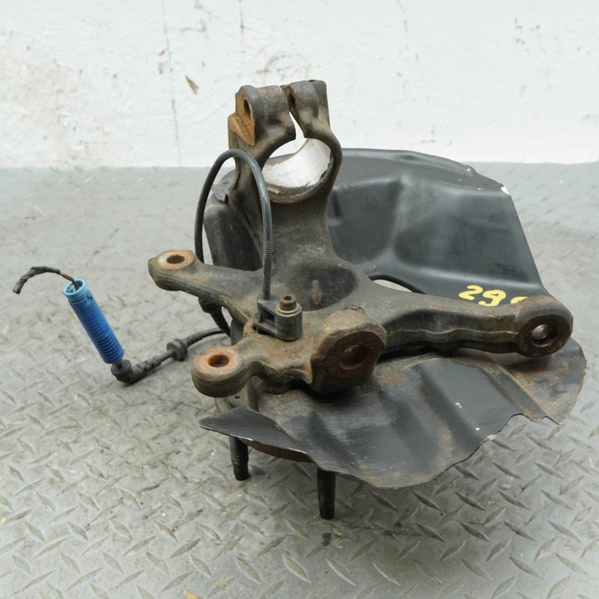 99-06 BMW 320 323 325 328 330 E46 Front Left Spindle Knuckle Hub 31211096429 OEM