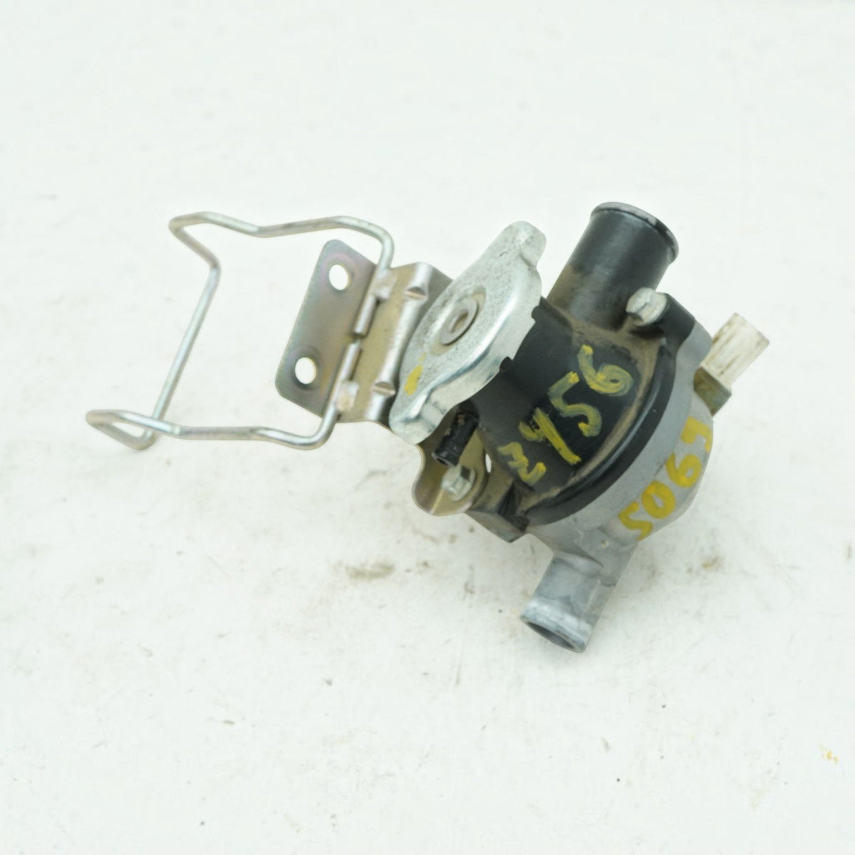 09-13 Kawasaki Vulcan VN1700 Vaquero Thermostat Housing Radiator Cap 49054-0004