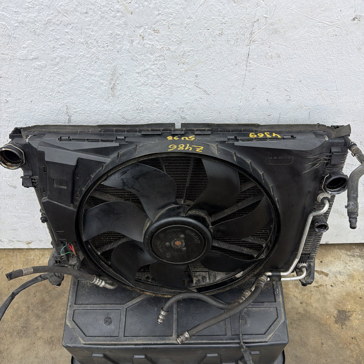 10-17 Mercedes E350 W207 Radiator Condenser Cooling Shroud PZEV A2049060212 OEM