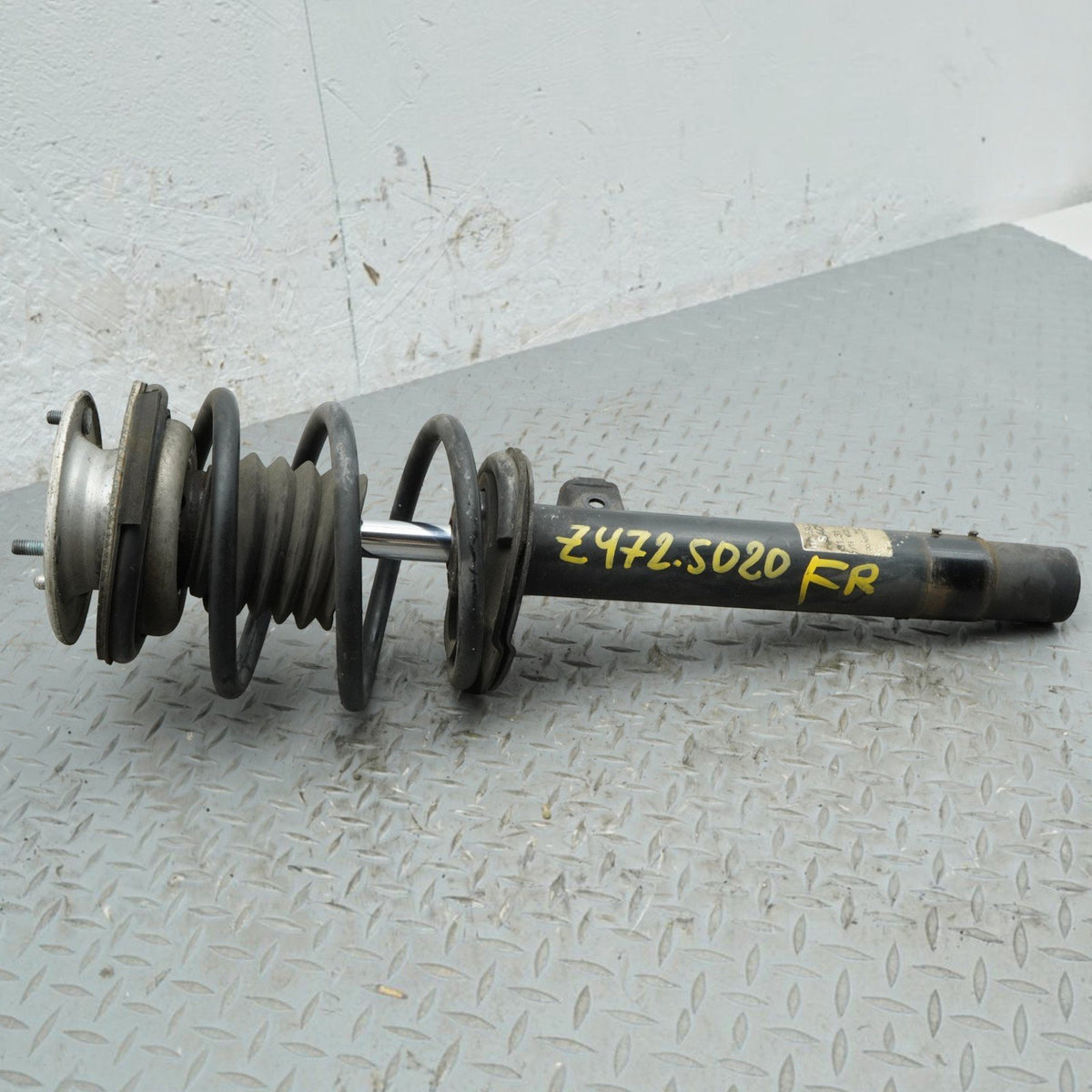 2000-2006 BMW 325Ci 3-series Coupe Right Front Strut 31226757024