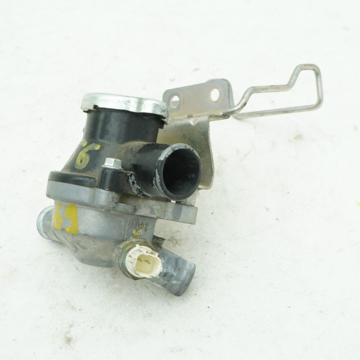 09-13 Kawasaki Vulcan VN1700 Vaquero Thermostat Housing Radiator Cap 49054-0004