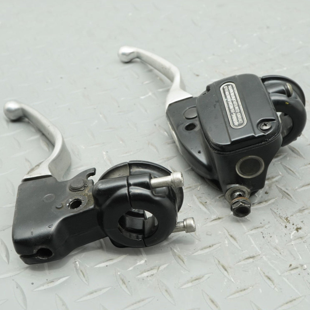 12-13 Harley-Davidson FLHTC Electra Glide Classic Handlebar Clutch Lever Brake