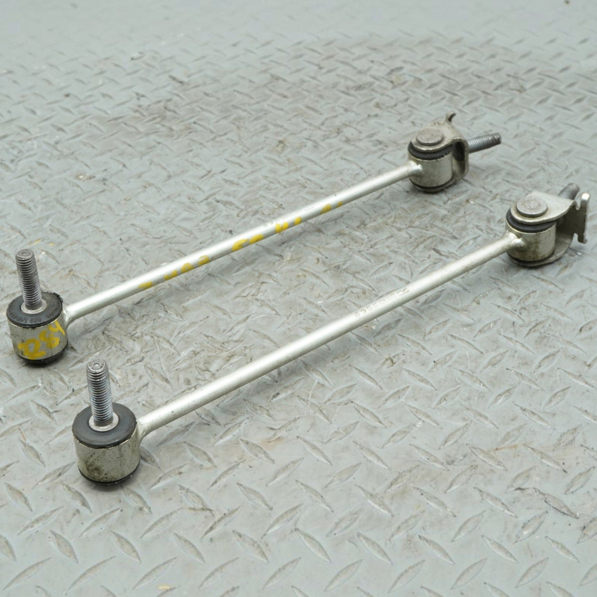 14-17 Mercedes S550 W222 Rear Stabilizer Sway Bar End Link Pair Left & Right OEM