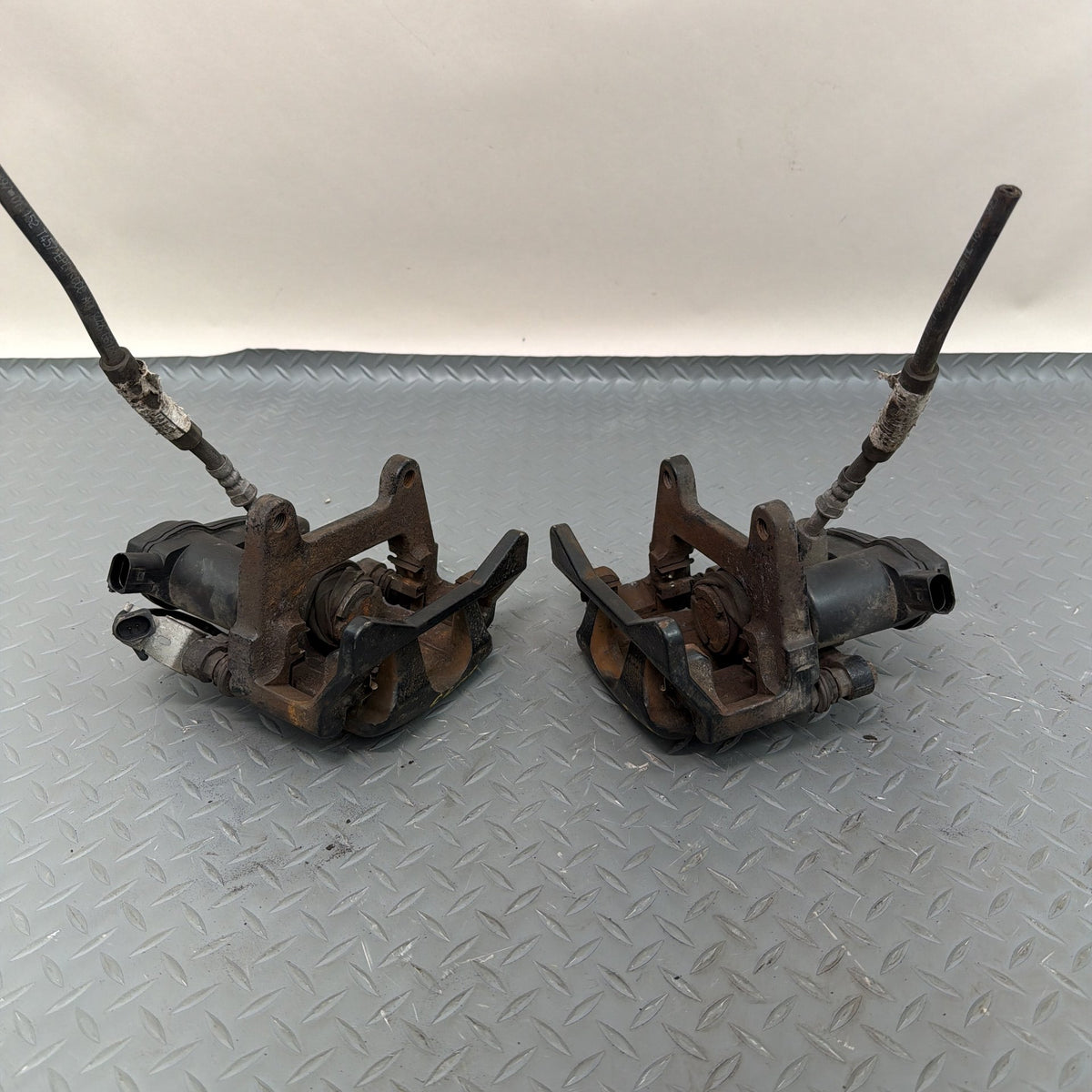 12-18 Audi S7 S6 A6 A7 4G C7 Rear Brake Caliper LH RH EPB Motor 4G0615404C OEM