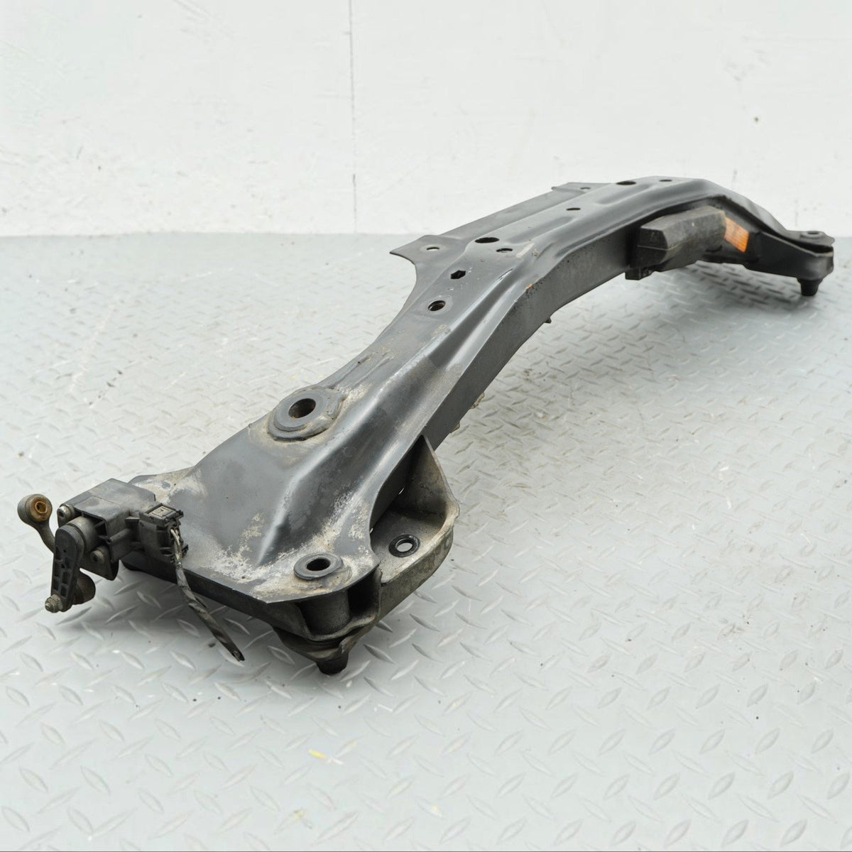 99-06 BMW 320 323 325 328 330 E46 Front Subframe Crossmember Engine Cradle OEM