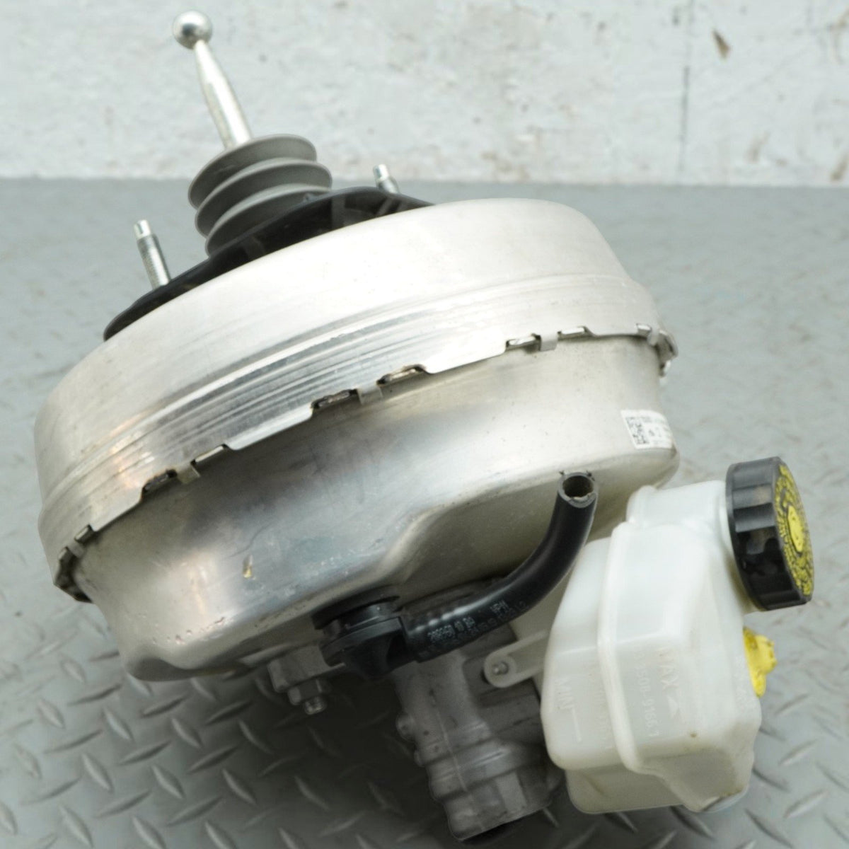 17-20 BMW 530i 540i G30 Power Brake Booster Master Cylinder Tank 6881093 OEM