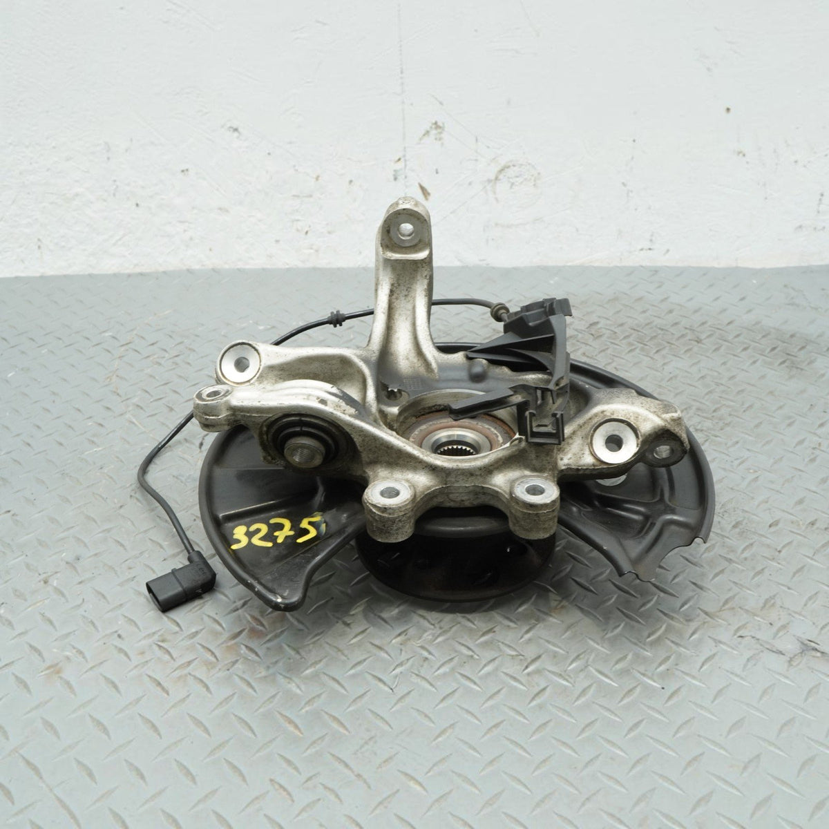14-20 Mercedes W222 S550 Rear Right Spindle Knuckle Wheel Hub RH 2223501041 OEM