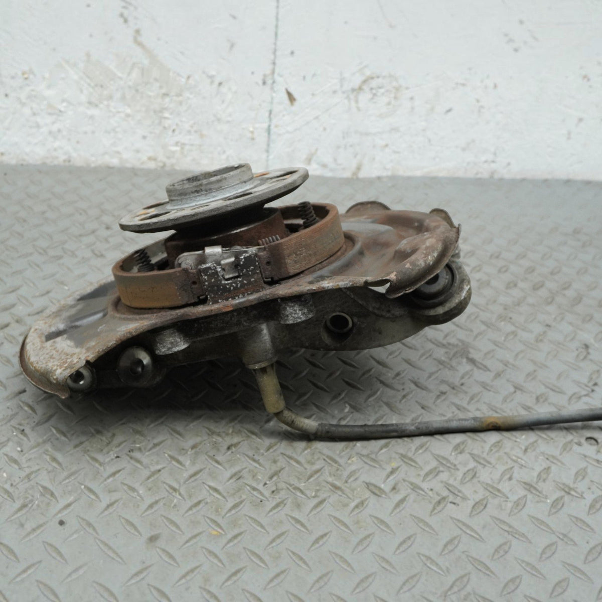 03-09 Mercedes E550 E300 E320 E350 W211 Rear Left Steering Knuckle 2113570308