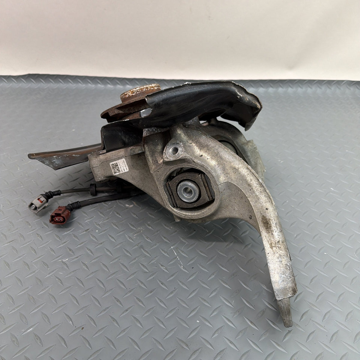 12-18 Audi S7 S6 A6 A7 4G C7 Rear Left Side Knuckle Spindle Hub 8R0505431F OEM