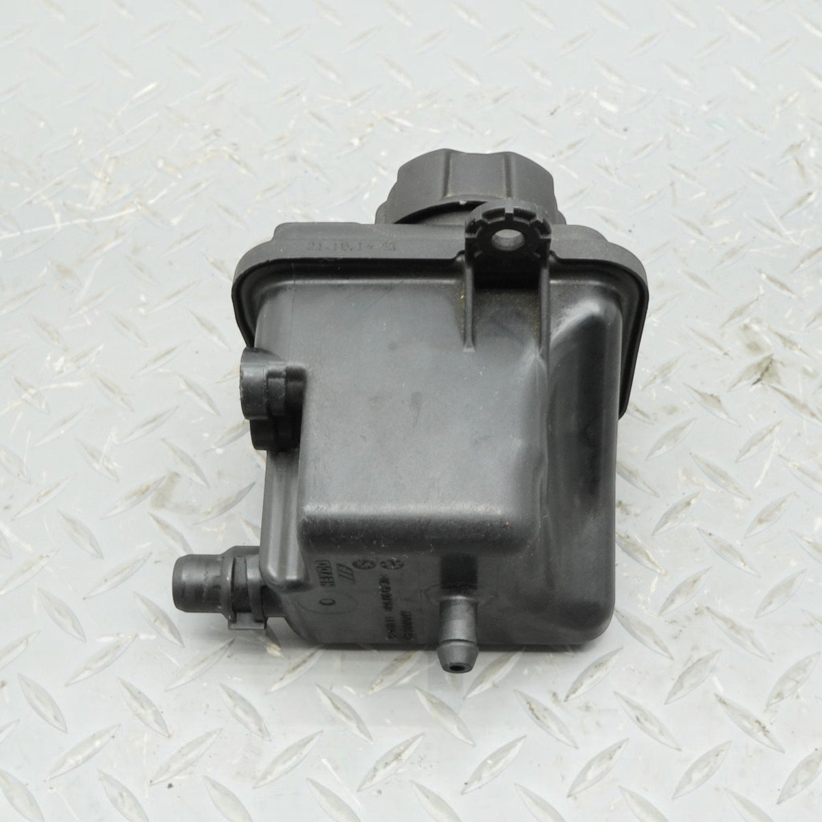 15-18 BMW X6 X5 F15 F16 F86 N63 Engine Coolant Expansion Tank Reservoir 7841266