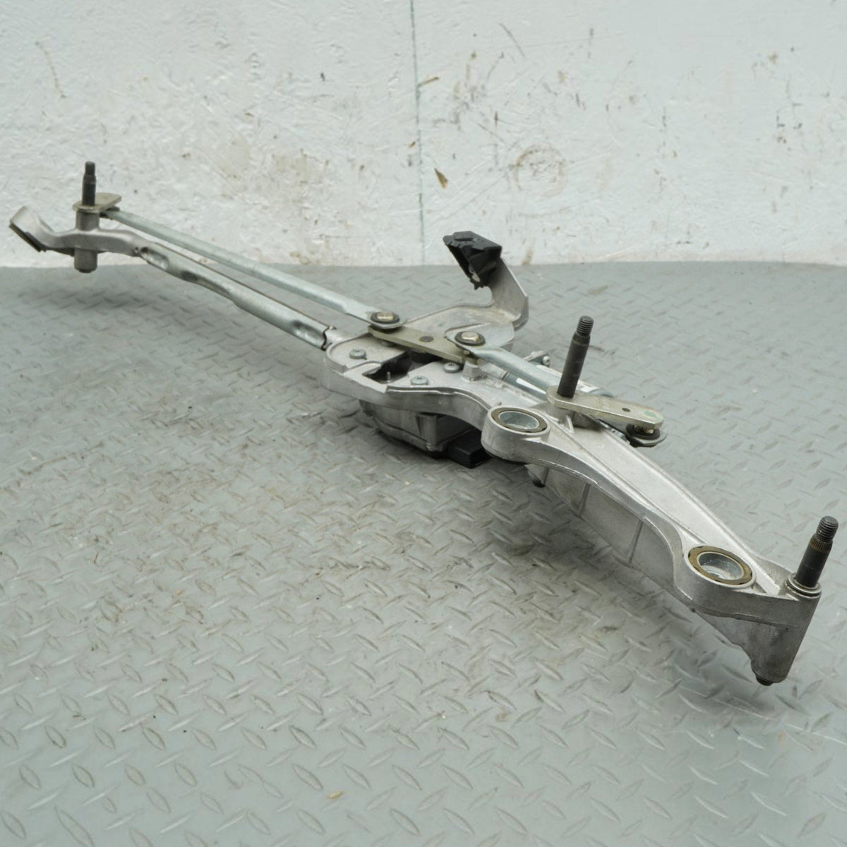 14-17 Mercedes S550 S400 S600 S63 Wiper Linkage A2228200142 OEM