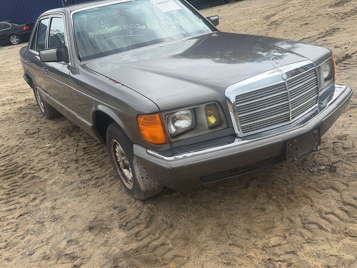1979-1991 Mercedes-Benz 380SE S-Class W126 W126