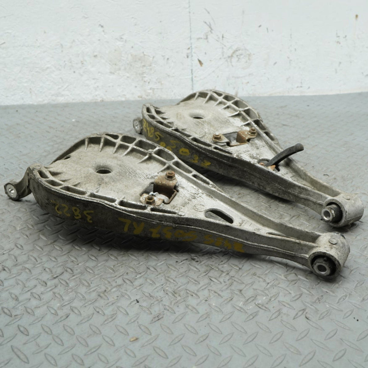 99-06 BMW 330i 328i 325i 323i 320i E46 Rear LH RH Lower Control Arm 33326781625