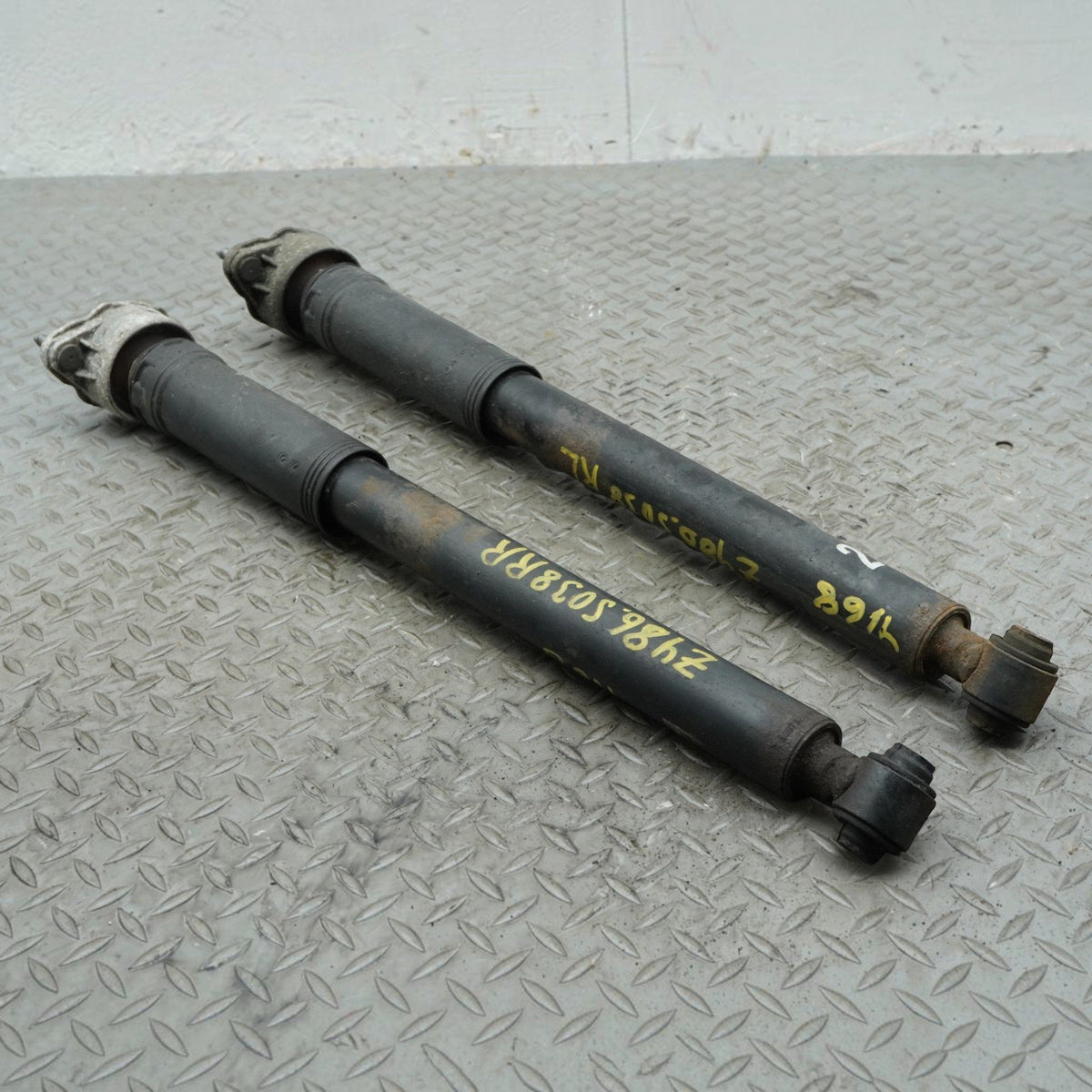 10-17 Mercedes E400 E350 C207 Rear Left Right Strut Suspension A2043260598 OEM