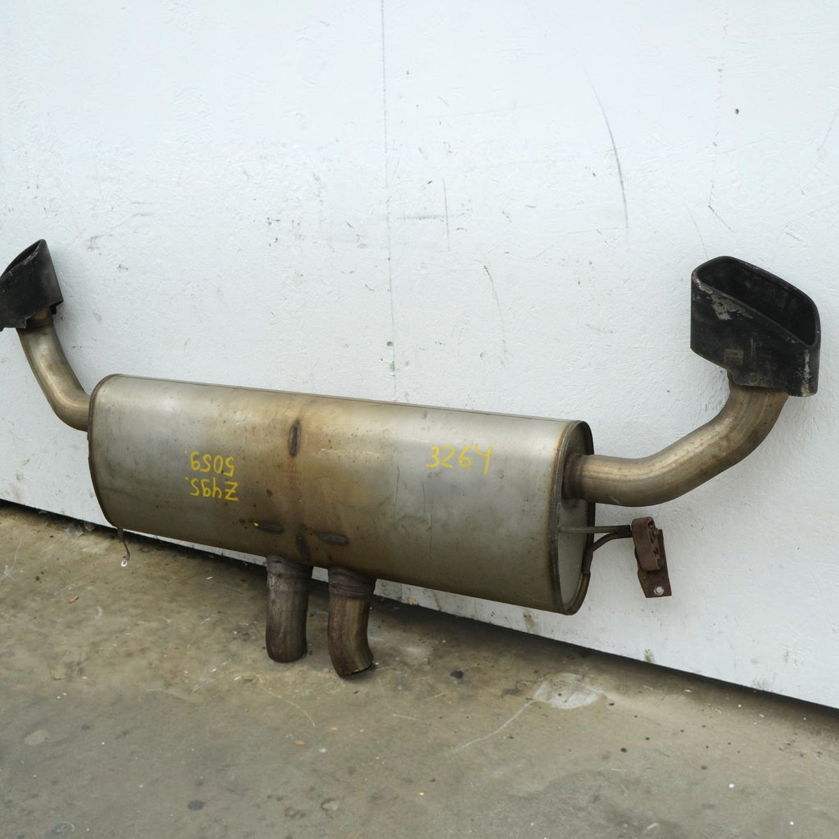 14-18 BMW X5 F15 Xdrive50i 4.4L Exhaust Silencer Muffler Rear 8621751 OEM