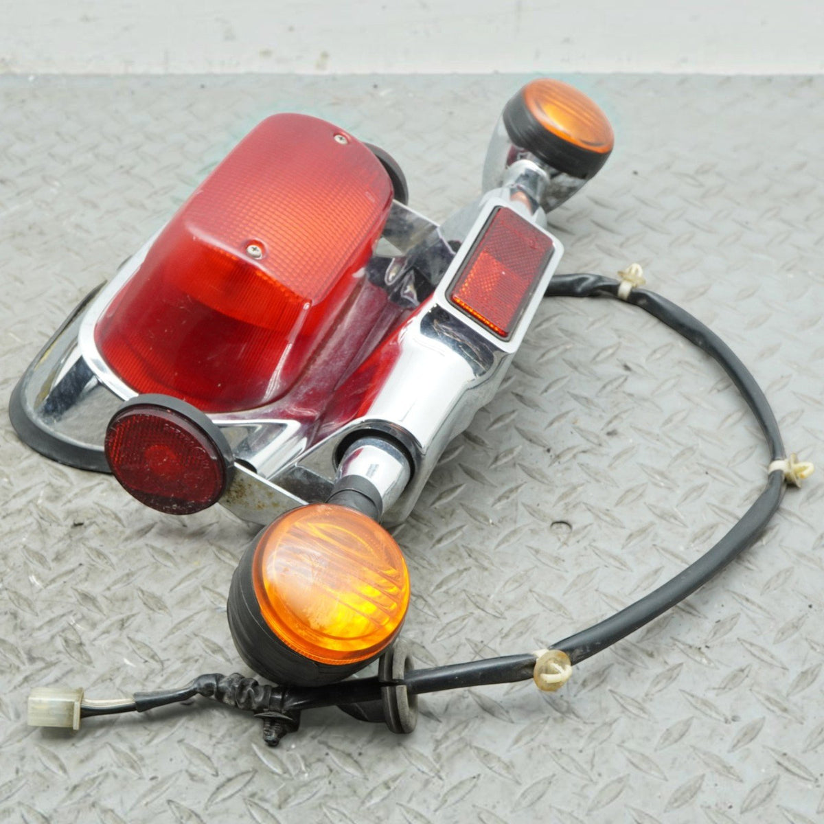 05-09 Suzuki Boulevard C50 VL800 Taillight Brake Stop Lamp W Turn Signal Rear