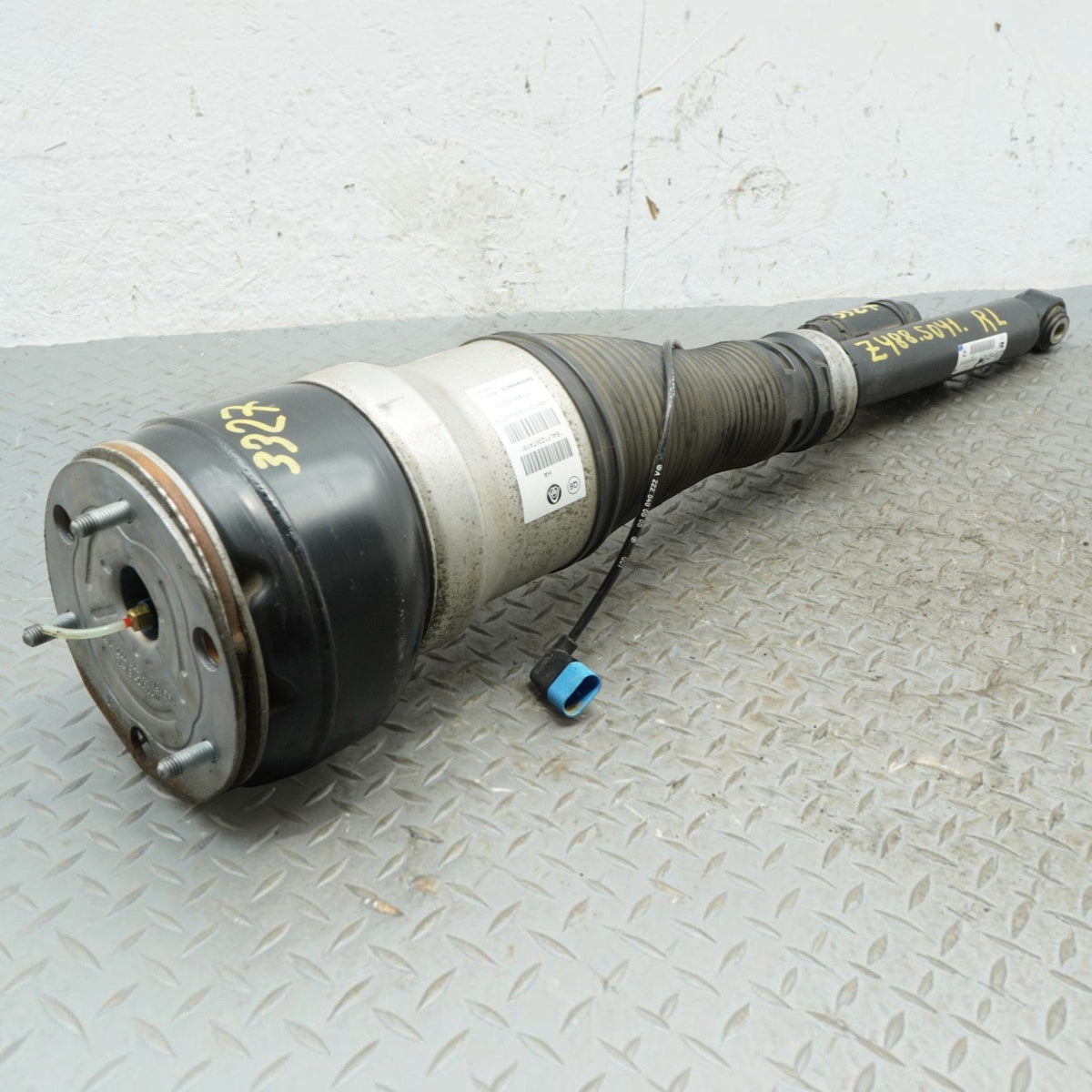 14-16 MercedesS550 S400 W222 Rear Right Shock Suspension Strut A2223200413 OEM