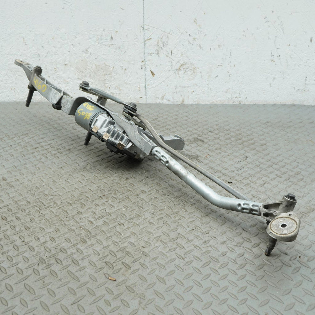 10-17 Mercedes E550 E400 E350 C207Wiper Linkage Motor Windshield A2048201040 OEM