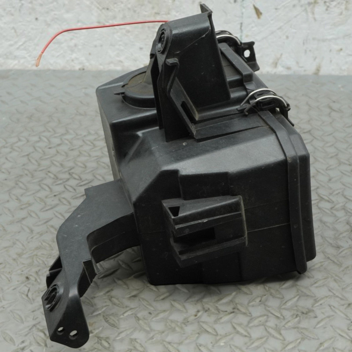 17-19 Mercedes GLS550 GLS450 GLS350d X166 Fuse Box Junction A1665400182 OEM