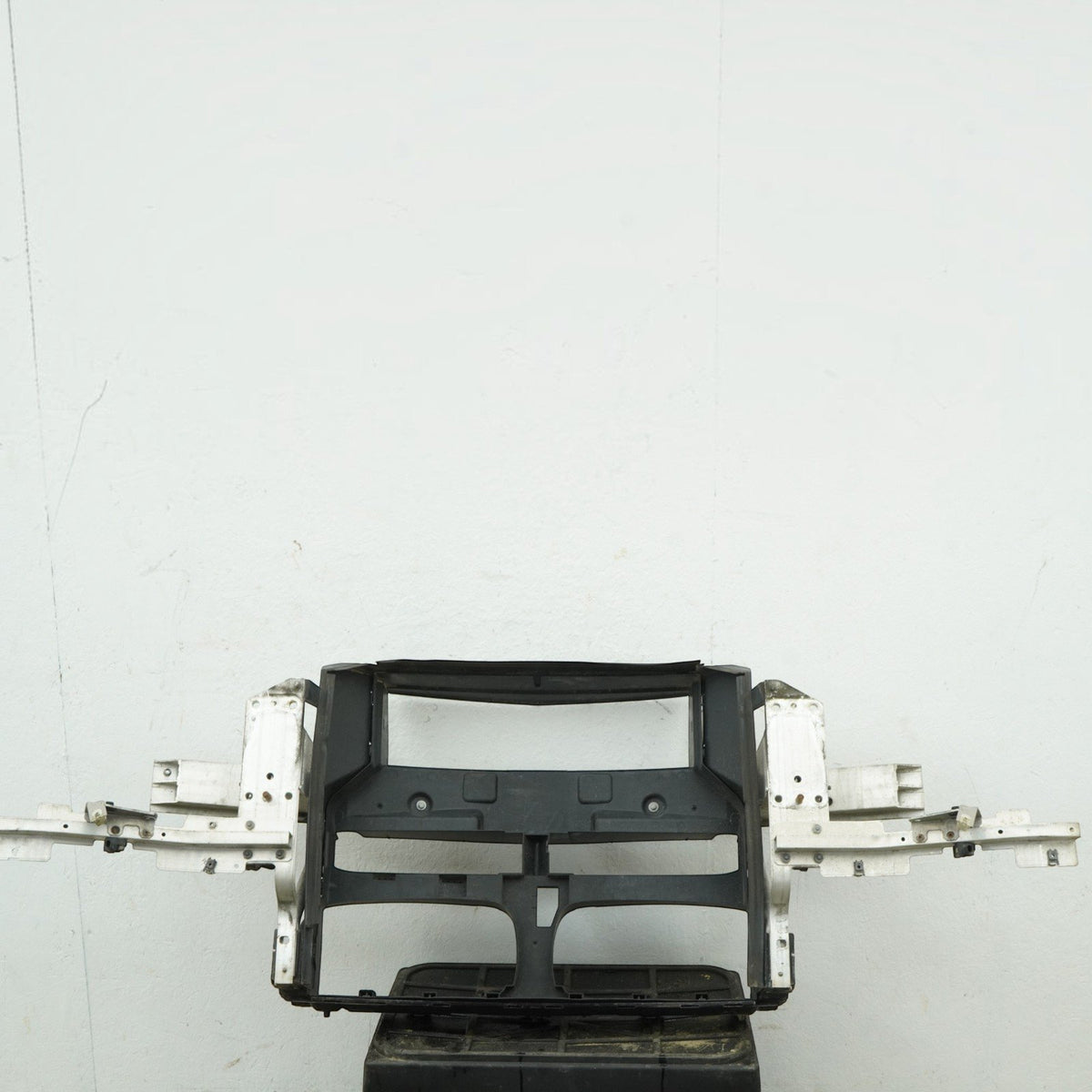 14-18 BMW X5 F15 Radiator Core Support Reinforcement Bar Bracket 51117294477 OEM