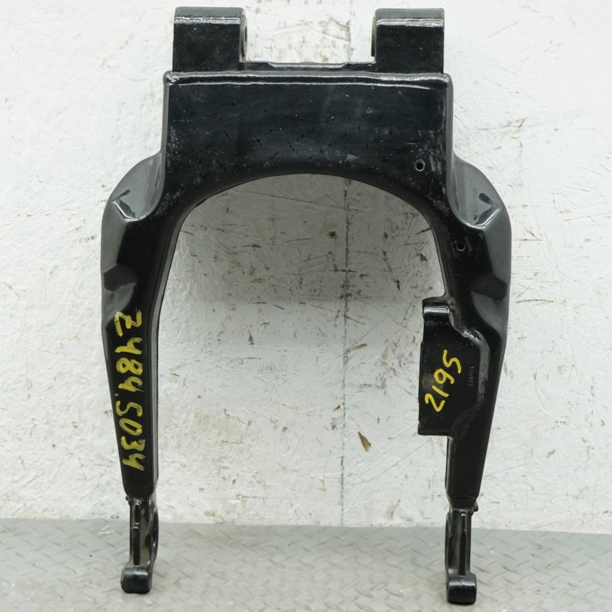 12-13 Harley-Davidson FLHTC Electra Glide Rear Fork Swingarm Swing Arm 45470-09