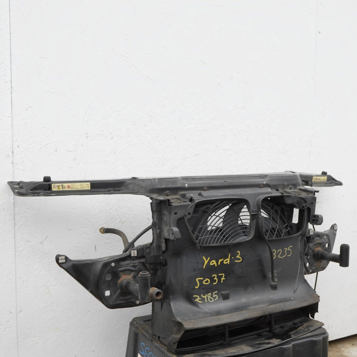 01-06 BMW 320i 325i 330i Radiator Core Support Fan Shroud Cooling 51718202831