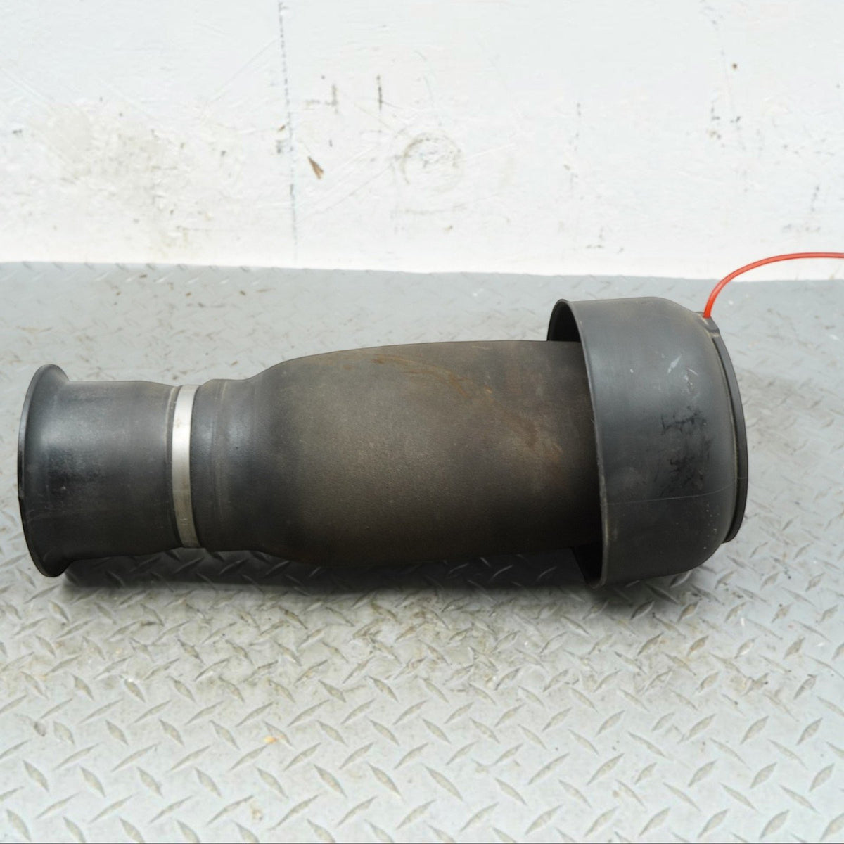 14-18 BMW X5 X6 F15 F16 Rear Left Side Air Suspension Spring 37126795013 OEM