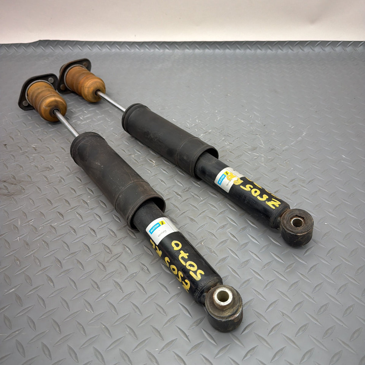 99-06 BMW 330i 325i 323i E46 Rear LH RH Shock Absorber Suspension Pair Bilstein