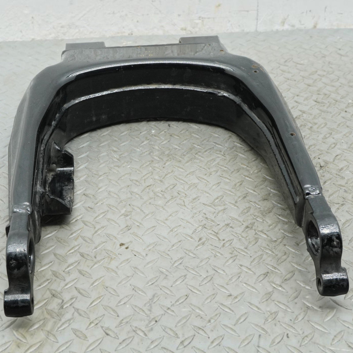 12-13 Harley-Davidson FLHTC Electra Glide Rear Fork Swingarm Swing Arm 45470-09