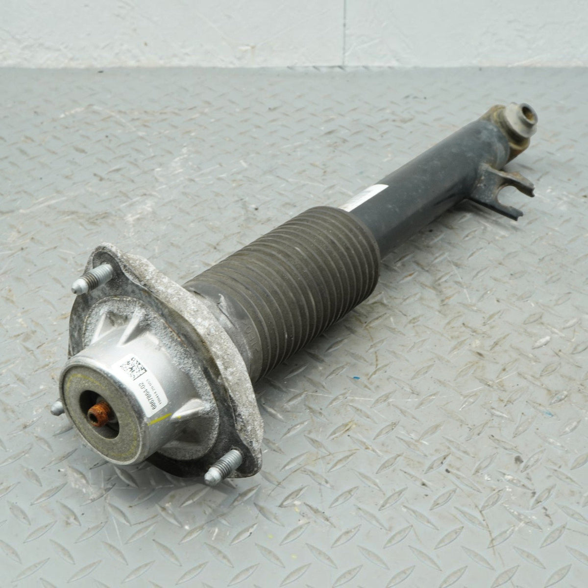 14-18 BMW X5 F15 Left LH Rear Strut Shock Suspension Absorber 33526867865 OEM