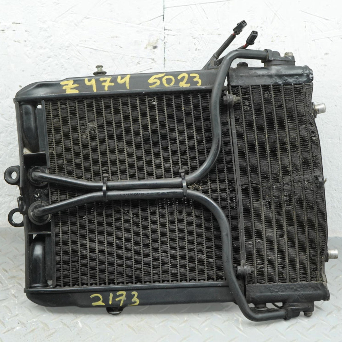 2002-2006 Harley Davidson VROD VRSCA Front Radiator W/ Fans 26722-04 OEM