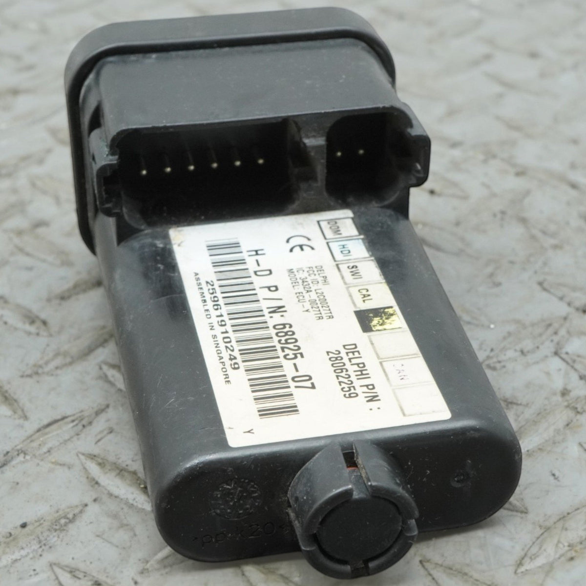 2007 Harley-Davidson FXSTD Softail Deuce Turn Signal Control Module 68925-07 OEM